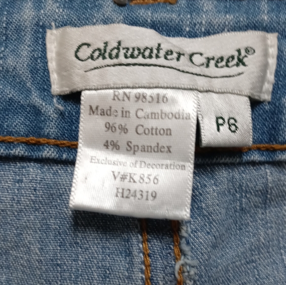 Coldwater Creek Light Wash Blue Jeans - Picture 6 of 6